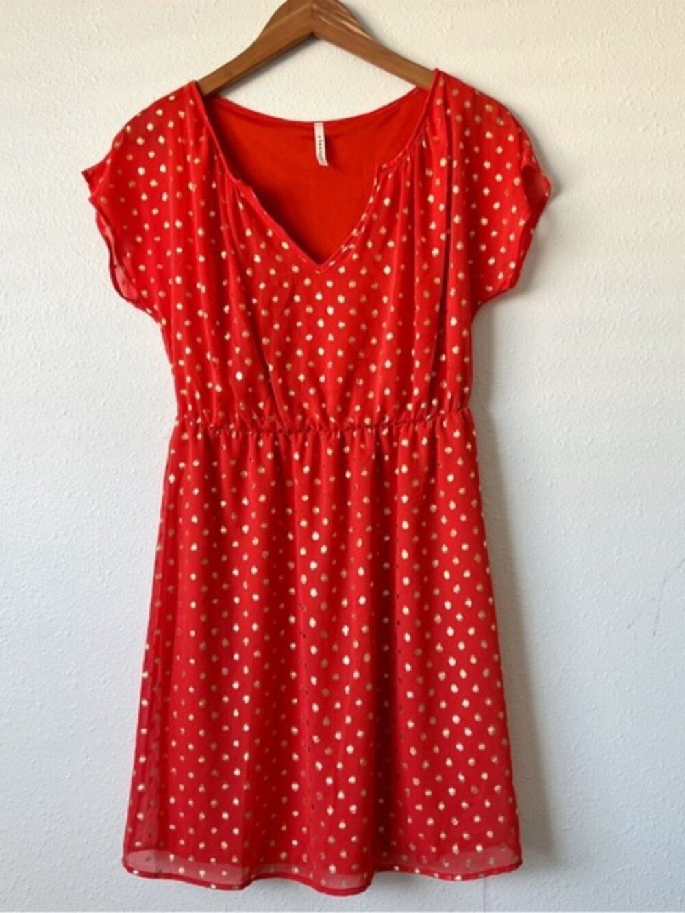Teenplo | Polka Dot V-neck Size M